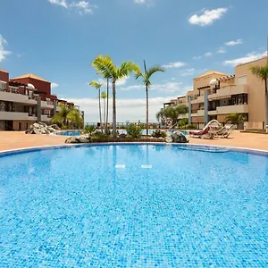 luxury-villa-300m-from-the-sea.in-canary-islands.com/